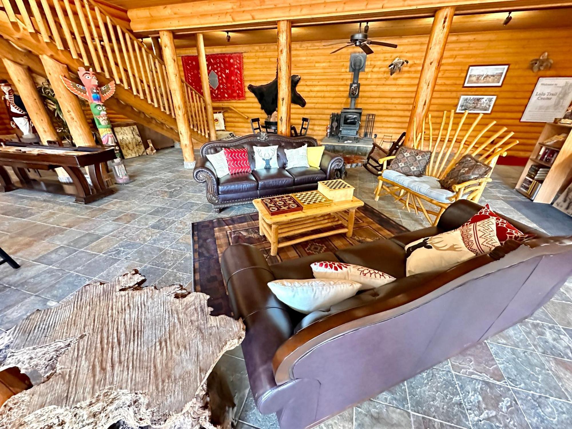 The Lodge At Lolo Hot Springs Bagian luar foto